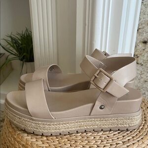Mia Elegant Beige Women's Sandals